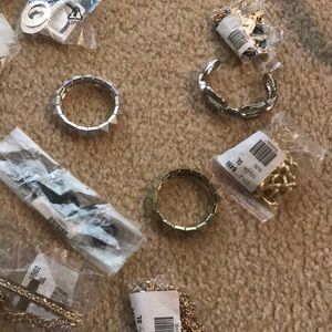 16 pieces of jewelry brand new